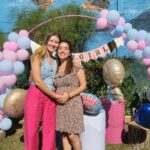 Carla Jara Instagram - Hoy mi amiga del alma, supo el sexo de su bebé!!! Es niña y llegará a llenarnos de amor...que felicidad poder vivir estos momentos tan hermosos!!! Los quiero mucho @nicxita y @asjraider 💝