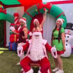 Carla Jara Instagram - Terminando el primer evento navideño!!! Tremendo equipo, gracias mis duendes @scarlettfrancisca y @paolocoppola_fit por su energía!!! Gracias @iherreraz y JP por confiar en mi trabajo!!! Seguimos con todo!!!🎅🧝‍♀️🧝🌲