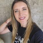 Carla Jara Instagram - Hola, hola, bellezas!!! Cómo están para este fin de semana??? Yo estaré en viña el sábado!!! 🌅 En la Feria del libro de viña, los espero desde las 12:30 en el stand de @trayectoeditorial para que lleven los libritos firmados!!! Nos vemos!!!! #lectura #cuento #niños #niñas