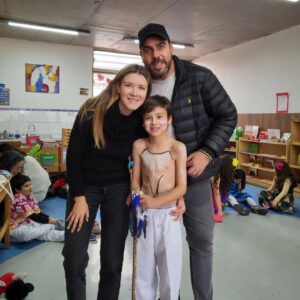 Carla Jara Instagram - Comenzando las fiestas! Por acá nos toco pascuense... sus hij@s qué bailan???? Lindo fin de semana mis bellezas!!!! Te amo @marianokaminski