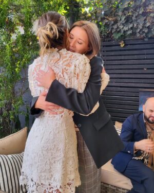 Carla Jara Instagram - Ayer se casó mi amiga hermosa @malyjorquiera y @wenafreire , fue todo tan lindo y romantico!!!
Que viva el amor, que vivan los novios!!! 
Los adoro amiguitos, que sean siempre, siempre muy felices junto a Luquitas!!!
❤