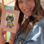 Carla Jara Instagram – Me encanta que las marcas piensen en nuestro planeta y @mastercatchile  lo está haciendo súper, ya que los sacos de 8 y 20 kilos se puedes reciclar y serán transformados en ecomadera para ayudar a fundaciones!!! ¡¡¡Qué maravilla de iniciativa!!! ¡¡¡Así q a reciclar!!!♻️ y además los invito a seguir a @mastercatchile para que puedan conocer más del proyecto.