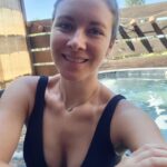 Carla Jara Instagram - Último fin de semana de relajo!!! Se nos viene marzo bellezas!!! OMG!!! En serio ya pasaron 2 meses del 2024??? No creen q va muy rápido??? Q ganas de detener un poquito el tiempo...y ustedes? Lindo fin de!!! Besos para todos!!!🥰❤️☀️👽