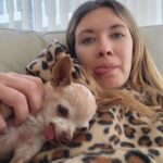 Carla Jara Instagram - Hola mis bellezas!!!! Ya se va septiembre , día viernes! Nosotros estamos con la lengua afuera😋🤣🥰 cómo termina su semana y este mes???!!! Los leo!!!