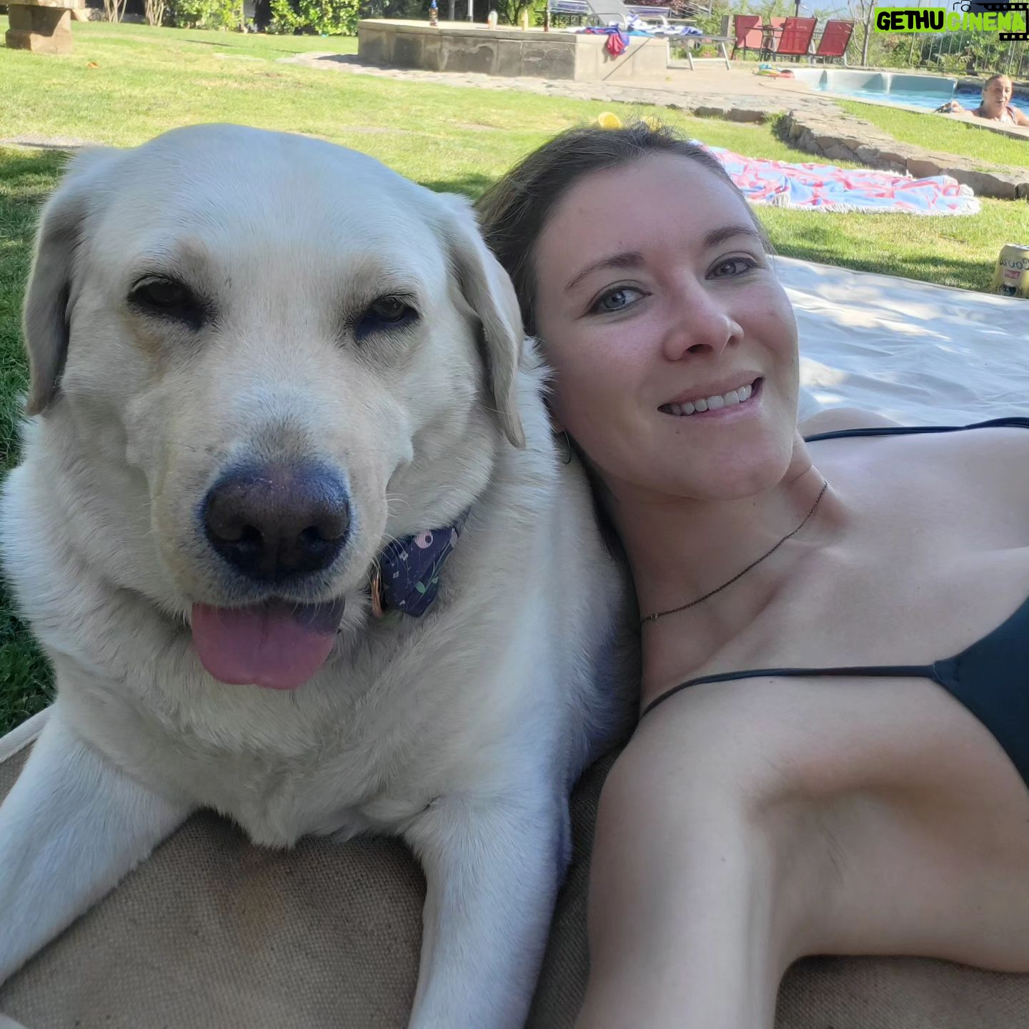 Carla Jara Instagram - Pasando el calor con mi princesa👸🐶 Que tangan linda tarde mis bellezas!!!