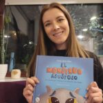 Carla Jara Instagram – Hoy es el día del libro!!! 
Antes q se termine este 23 de abril, darle gracias a ustedes por elegir mi primer cuento,” El monstruo asustoso”  éxito de venta y pronto se viene la segunda edición!!! 
Los que aún no lo compran quedan poquitos en librería Antartica, en trayecto bookstore, en buscalibre.cl y en otraa libreríaa del país!!!
Gracias por su amor!!!🥰
#DíadelLibro #LecturaInfantil #Niños #Niñas