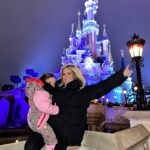Carla Moreau Instagram - J’ai verser ma larmes 🥲 Un moment que j’oublierais jamais avec ma fille @rubyguedj ♥️ je t’emmènerais jusqu’au bout de tes rêves ma princesses des îles ☀️ 🙏🏻 #dineyland #family