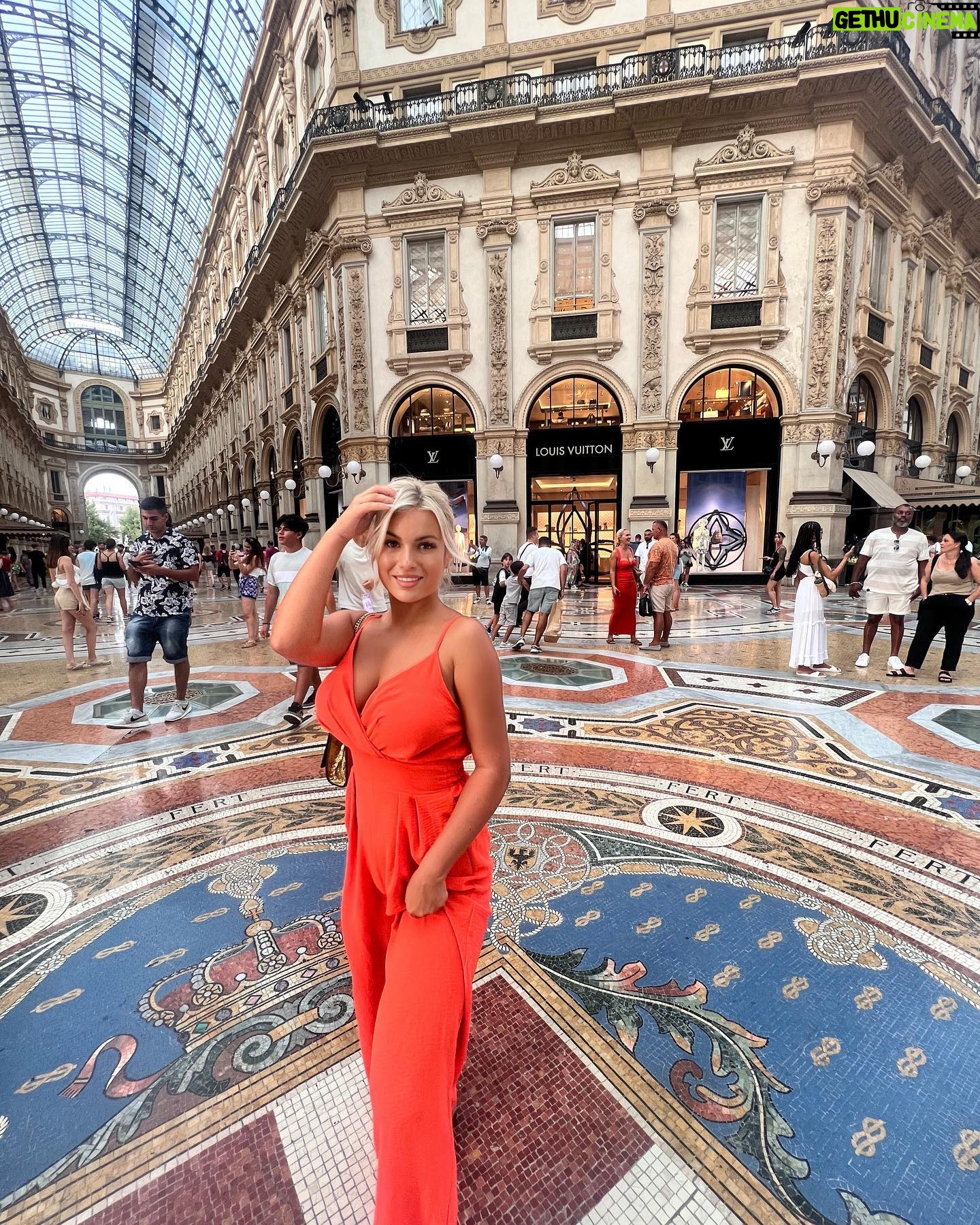 Carla Moreau Instagram - VACANCES EN FAMILLE SUR MILAN 🇮🇹 #holiday @rubyguedj