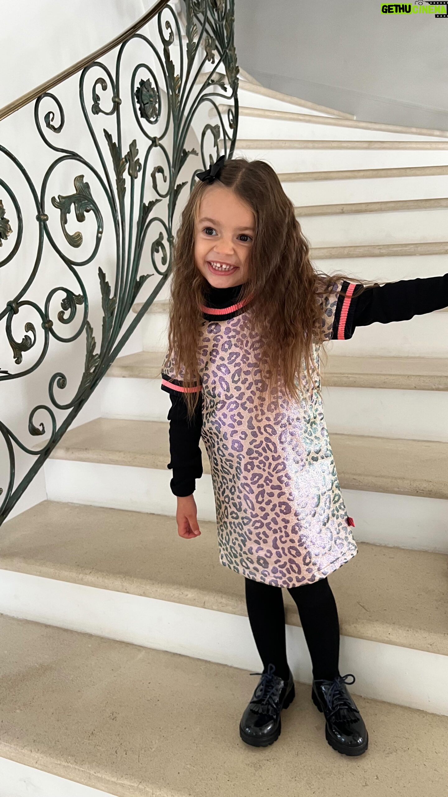 Carla Moreau Instagram - 1.2.3 c’est partie 🤣♥️ tenue @billieblush_official #baby #outfit #shoot