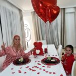 Carla Moreau Instagram - MA SAINT VALENTIN A MOI ♥️ AVEC MA STAR 🤩 💌VALENTINE FOREVER ♥️ #saintvalentinesday #valentineday @rubyguedj