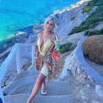 Carla Moreau Instagram - M Y K O N O S 🤍 V I B E S 🏝️ #holidays @darling___ds