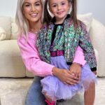 Carla Moreau Instagram – BIG JEU CONCOURS 🎉  j’ai le plaisir de vous annoncer que vous allez pouvoir gâté vos petits-enfants grâce à Big jeux concours 🎉 2 personnes pourront gagner 500€ de bon d’achat avec la marque @billieblush_official 😱❤️ pour ceux qui me connaissent et qui me suivent chaque jour . Vous savez à quel point je porte cette marque dans mon cœur pour ma fille Ruby. Je sais à quel point vous aimerez toutes ces belles choses pour vos enfants 🤩

POUR PARTICIPER CEST TRÈS SIMPLE IL SUFFIT DE VOUS ABONNEZ AU COMPTE @billieblush_official  ÉGALEMENT À MON COMPTE @carlamoreau_____ ET DE METTRE UN COMMENTAIRE ET TAG  1 PERSONNE 😘 RÉSULTAT DU TIRAGE AU SORT SE FERA EN DIRECT VENDREDI SUR MON INSTAGRAM 19h 🤩#collaborationcommerciale #billieblush