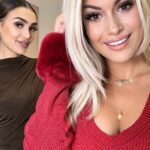 Carla Moreau Instagram - MAIS QUI FAIT ÇA ??? ♥️😅🤷🏼‍♀️ #reels #humour