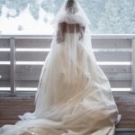 Carla Moreau Instagram - Rendez vous ce soir sur @tfxtv à 19h pour découvrir la saison de notre de mariage très heureuse de partager ces si beaux souvenirs avec vous si particulier en pleine neiges en haut des montagnes .. 🤍 j’attend vos avis ? Et pour ceux qui me demande je vous met tout les prestaires pour le mariage ⬇️ pour la partie music @mike_goldenlive pour le traiteur @sheratontraiteur pour la décoration @roni_floral_design pour le mobilier @be_lounge_officiel pour l’organisation @divaline_agency_ photographe @emmanuelbournot pour la vidéo @clipheart_by_laurentbendayan mobilier deco oriental @sud.concept