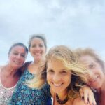 Carla Peterson Instagram - Ojalá sea hasta el año que viene! Final y comienzo de cosas nuevas . Ahora a trabajar mucho para poder volver. Te quiero Brasil! ❤️ 🇧🇷 y que las aguas de marzo cierren este verano especial. ❤️❤️❤️ @carlapbrasil @matheuspiai @amandalemost @mariacozzoli ❤️❤️❤️ @pato.dalpra
