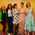 Carla Peterson Instagram - Agenden llega la primavera y @nomerompanlapelicula a los cines . Estrenamos esta comedia que es una bomba! Llegan las explosivas! Espero q se diviertan. Mega elenco! Allá vamos!!! Con la prota del amor @julietadiaz77 dirigida por la reina @azullombardia escrita x mi amiga del alma @jaz_rodriguezduca acompañadas x estreshas @nancydpl @ceci.dopazo @saldelsol @eugeniaguerty @estebanlamothe @alfonso_tort @celinafont @brendakpa @martingarabal y la actuación mega especial de @fitopaezmusica producción @pan.contenidos @habitacion_1520_producciones
