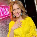 Carla Peterson Instagram - Parace la tapa de mi libro de recetas. Pero no! La señora se prepara para el estreno de @nomerompanlapelicula con la multipremiada y hermosa @julietadiaz77 y mega participaciones estelares! Estreno 21 de septiembre @jaz_rodriguezduca dir @azullombardia @pan.contenidos @habitacion_1520_producciones ⭐️⭐️⭐️⭐️⭐️⭐️⭐️⭐️⭐️⭐️⭐️⭐️⭐️ . Pelo y make up @nanogmd Styling @rominagiangreco