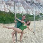 Carla Peterson Instagram - El sister pole dance. Con la mejor del mundo. En estéreo . Gracias x este encuentro Sorel 🌴🩷🌺. NAN .