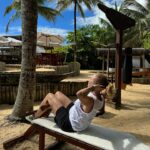 Carla Peterson Instagram - Entrenando en mi lugar favorito. Una rutina corta 6km y refrescada en el mar . Disfrute muchísimo de estos días . Gracias por la hospitalidad y el cariño de siempre. @villasdetrancoso . 🧜‍♀️🌴🌴🌝🥥🍍🌺🌺🌺🌺❤️
