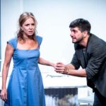 Carla Peterson Instagram - Estrenamos @reverso.laobra . ahora es nuestra pero también de ustedes. Vengan al teatro. Viernes sábados y domingos. Si queres sacar entradas entra a @plateanet @paseolaplazaok . Dirigida y escrita por @matias.feldman @marcoacaponi @nicogarciahume @milaclaudeville @juanfarola y @diecremonesi como el estúpido de Mark! 🤣los esperamos! Que es real y que no?