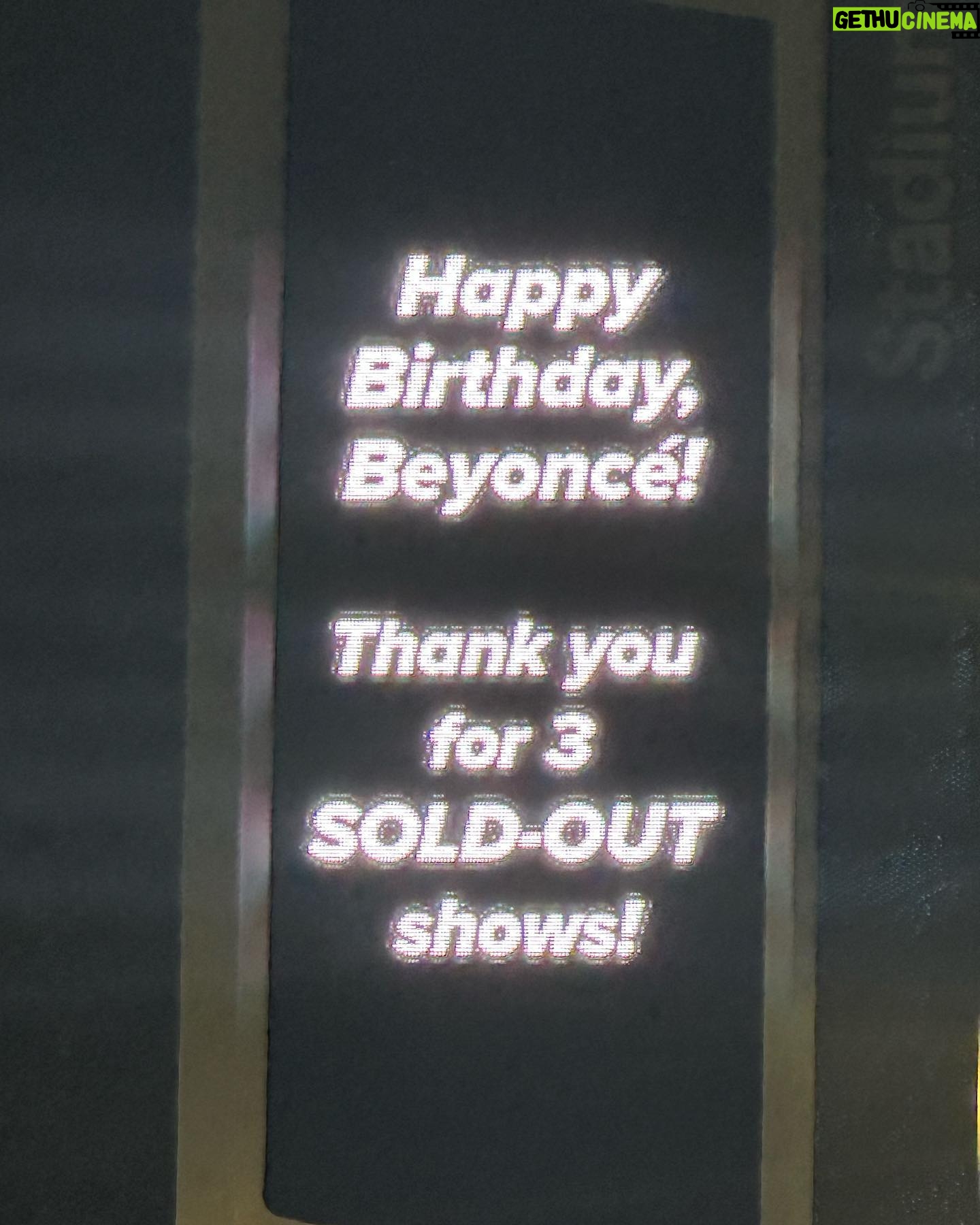 Carlacia Grant Instagram - Finally got to take seeing @beyonce perform live off my bucket list. Ya girl was in full renaissance mode. I left the show feeling inspired and fulfilled! Thank you @sofi ⚡️ Styled by @orettac Hair @hushbychloe #renaissance #renaissanceworldtour