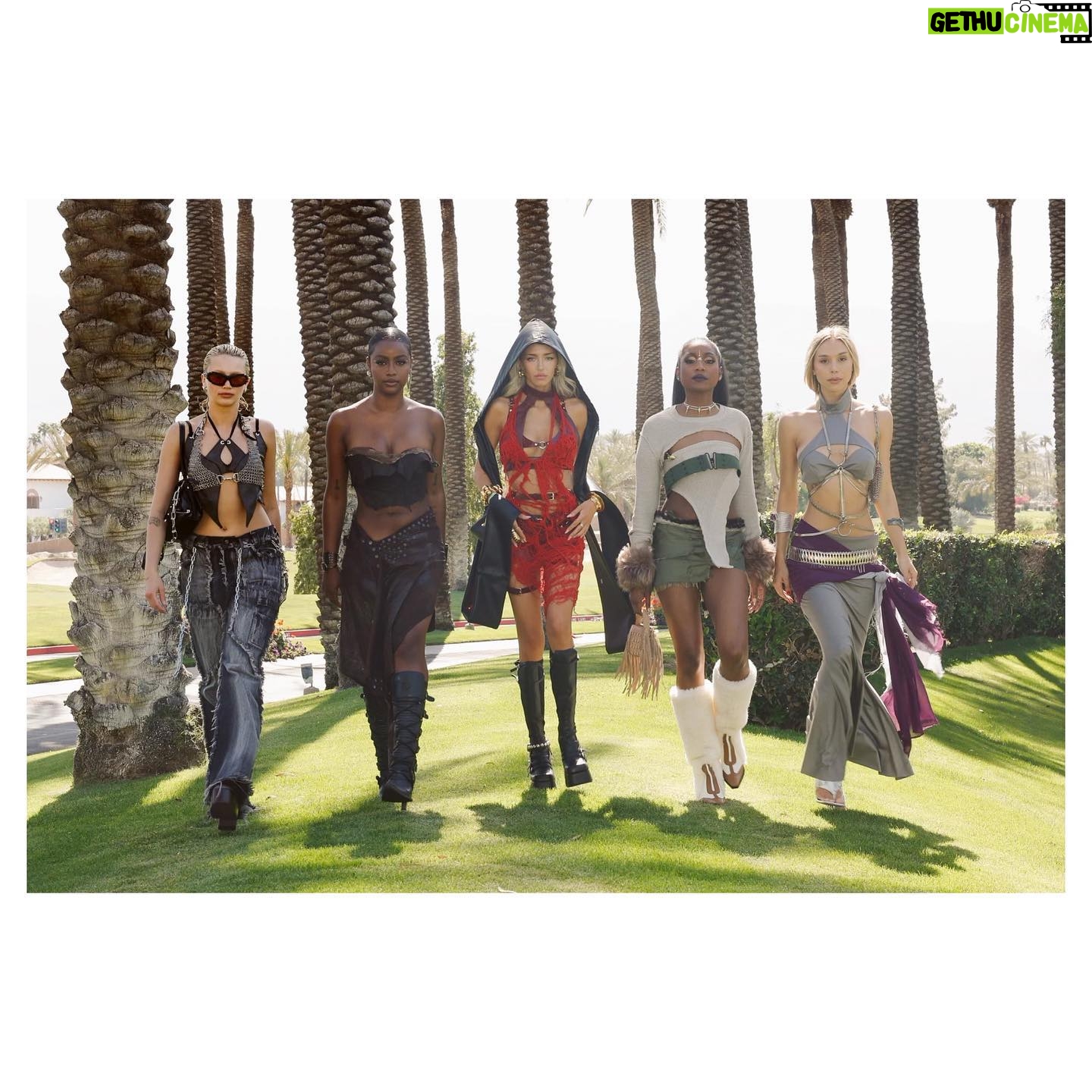 Carlacia Grant Instagram - Some badass Druid energy with these fearless women at the festival ๐นโ๏ธ @playdiablo #DiabloPartner #DiabloIV #ChooseYourClass