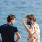Carlos Cuevas Instagram – Crónica de un desembarco. 🌊#MerlíSapereAude @movistarplus 📸  @mariaheras.photo