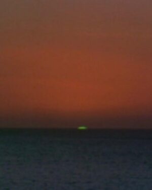 Carlos Cuevas Instagram - “Le rayon vert vous l'avez vu?” 🌅