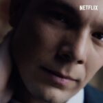 Carlos Cuevas Instagram – Una jaula de oro sigue siendo una jaula. Alguien tiene que morir. Disponible el 16 de Octubre #ATQM @netflixes