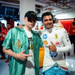 Carlos Sainz Jr. Instagram - Making some noise with @bizarrap in the garage this weekend 🤟 #MiamiGP 🇺🇸