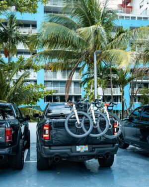 Carlos Sainz Jr. Instagram - Miami is always a good stop🌴🇺🇸
Bring on the sprint weekend!