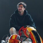 Carlos Sainz Jr. Instagram - Still buzzing about the new project that we launched last February together with @tonykartofficial! Join me in this new DONTBLINK episode during the launch event of my karting brand CS55 RACING! 🤩 🎥Now available on my Youtube channel Encantado con el nuevo proyecto que lanzamos el pasado mes de febrero junto con @tonykartofficial! Acompáñame en este nuevo episodio de DONTBLINK durante el evento de lanzamiento de mi marca de karts CS55 RACING! 🤩 🎥Ya disponible en mi canal de Youtube @cs55racingkart