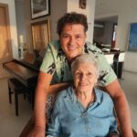 Carlos Vives Instagram – Celebro la vida de mi madre y de todas las madres que hacen parte de mi vida. Gracias a todas por ser la fuerza que nos une siempre. ¡Las amo!❤️