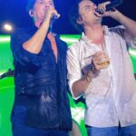 Carlos Vives Instagram – ¡Sorpresa! Que alegría llegar a Valledupar y cantar junto a Silvestre por primera vez nuestra canción “Tu o Yo”🙌🏼 

Venir al Valle siempre es lo máximo y por supuesto celebrar siempre el Festival de la Leyenda Vallenata 🙌🏼🪗

Ey, los quiero!! Este viaje fue espectacular ❤️ @silvestredangond
