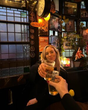 Carmel Rose Instagram - I <3 london 🇬🇧 @buckingham_lloyds 

1: dream tub 
2: spring has sprung at the albert memorial 
3: thomas fucking shelby goes to the british museum 
4: karl jenkins at the royal albert hall 
5: pubbing w/ my @breekleintop 
6: @fwrd look
7: details at the @buckingham_lloyds penthouse 
8: eatin’ good
9: @pilatesintheclouds ☁️ 
10: hyde park >>>