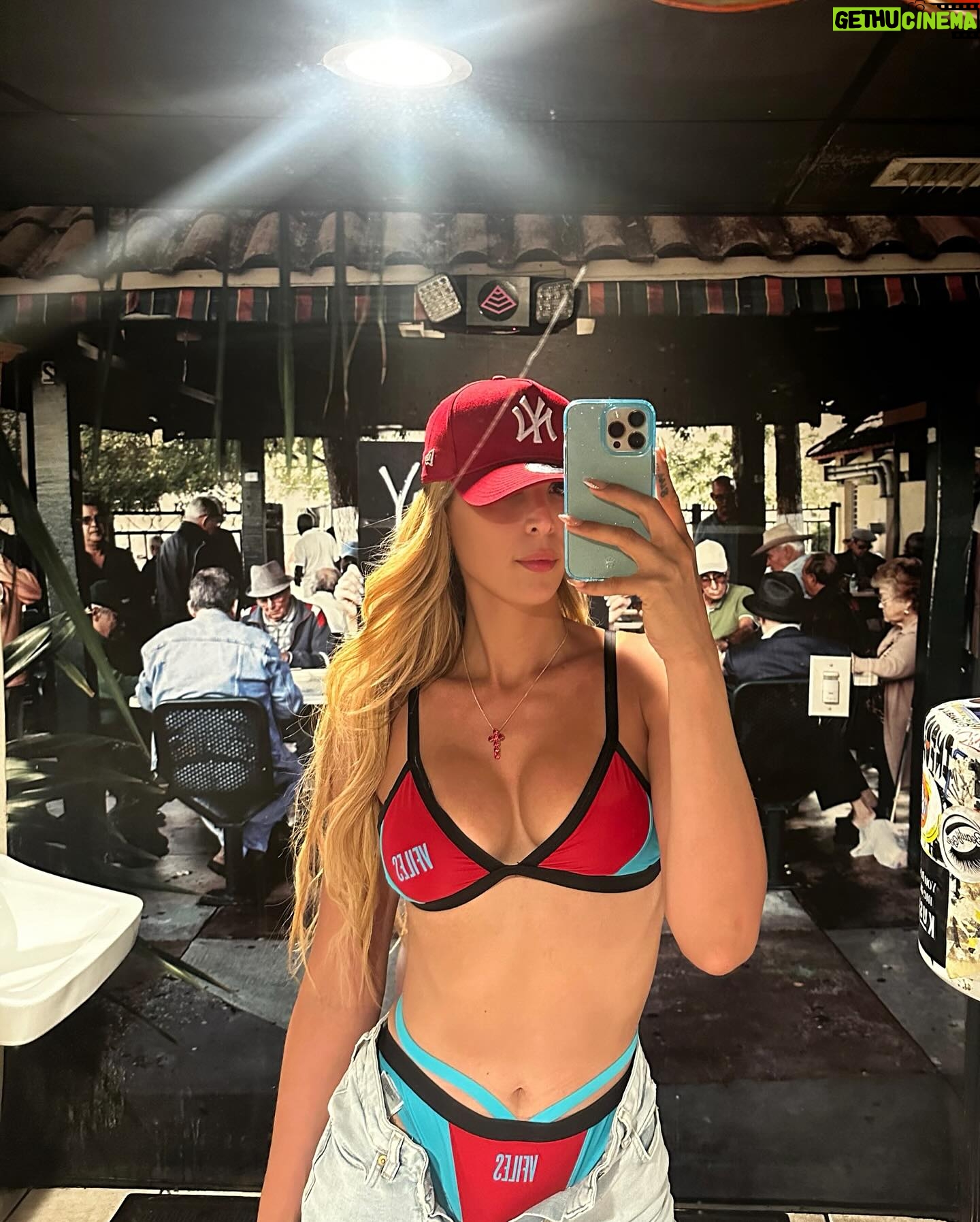 Carmen Carrera Instagram - Perfect little Sun-dae 🍨🌞✨🛥️🤍 Happy Memorial Day Weekend!!