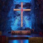Carmen Villalobos Instagram - Catedral de Sal de Zipaquirá patrimonio cultural, religioso y ambiental! Hoy por hoy la maravilla # 1 de Colombia 🇨🇴 @catedraldesal @tonylozanoj #david #betty