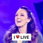 Carolin Kebekus Instagram - Ich geh ja auf Tour im nächsten Jahr. Und da wackeln nicht nur die Arme. Kommt vorbei und bringt mit mir die Hallen zum Beben! Ticketlink in Bio. #comedy #carolinkebekus #live @buehnenkunstgmbh