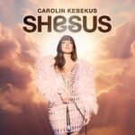 Carolin Kebekus Instagram - Habemus Programmtitel! Mein neues himmlisches Comedyprogramm hat einen Namen: SHESUS 😇 Noch gibt es Karten für ein paar 2024er-Termine, der Ticketlink ist in der Bio. #carolinkebekus #comedy #theskyisnotthelimit @buehnenkunstgmbh