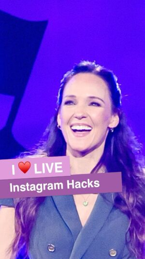 Carolin Kebekus Instagram - Schmeißt eure Smartphones samt Foto-Apps   Filter in die Ecke, folgt mir in die analoge Welt und kommt zu meiner Tour ab Herbst 24. Der Ticketlink ist in der Bio.

#carolinkebekus #comedy