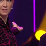 Carolin Kebekus Instagram - Weiß David die Antwort oder weiß er sie nicht. Das ist hier die Frage... 🤓 Findet es heraus! Heute Abend um 20:15 Uhr bei #WirGegenDie - Die Kebekus Geschwister Show!