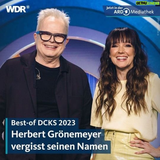Carolin Kebekus Instagram - • Die Staffel-Highlights aus der DCKS • Wer war Euer Lieblingsgast? @herbertgroenemeyer vergisst seinen eigenen Namen, SPD-Generalsekretär @kuehnikev spricht mit @carokebelin über Gerüche verschiedener Unterhosenmodelle und bei den beiden Entertainern @benjaminwolter und @denniswolter geht es um Hornhaut-Erlebnisse mit Bastelscheren. Auch in der neuen Staffel der @dckshow gab es wieder einige Special-Moments. Alle Highlights aus den Shows und die DCKS-Folgen in voller Länge findet ihr in der @ardmediathek. Den Link dazu gibt's in unserer Story ▶ . . . . #DCKS #HerbertGrönemeyer #KevinKühnert #BenjaminWolter #DennisWolter #HazelBrugger #Kebekus #WDR #ARD