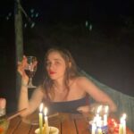 Carolina Kopelioff Instagram - 🫶🏻🍄🌷🥂feliz año
