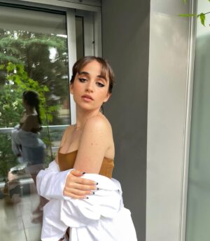 Carolina Kopelioff Instagram - ☁️☁️☁️☁️☁️☁️
.
.
@carolhmakeup @frumboliestudio @jimosoriano @giantessa__