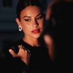 Carolina Loureiro Instagram – Another one @globosdeouro💥

By: @_luis.carvalho_ 
Styling: @sergio.onzestylist 
Hair: @manubelacabeleireiros 
Makeup: @neseaguiar 
Joias: @swarovski 
@afonsodbatista 
@notablept
@theonepalaciodaanunciada