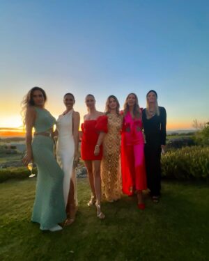 Carolina de Moras Instagram - Espectacular la invitación  de @fasano y @cranberry_chic realmente una experiencia de otro nivel. !!
@aledelsante 
@millarayviera 
@angelicacastro_ 
@josepooley
