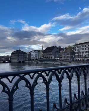 Carolina de Moras Instagram - Random Zurich. ❤️⭐️ 

#traveling #travel  #travelphotography #zurich #switzerland #wintervibes