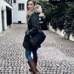 Carolina de Moras Instagram - Random Zurich. ❤️⭐️ #traveling #travel #travelphotography #zurich #switzerland #wintervibes