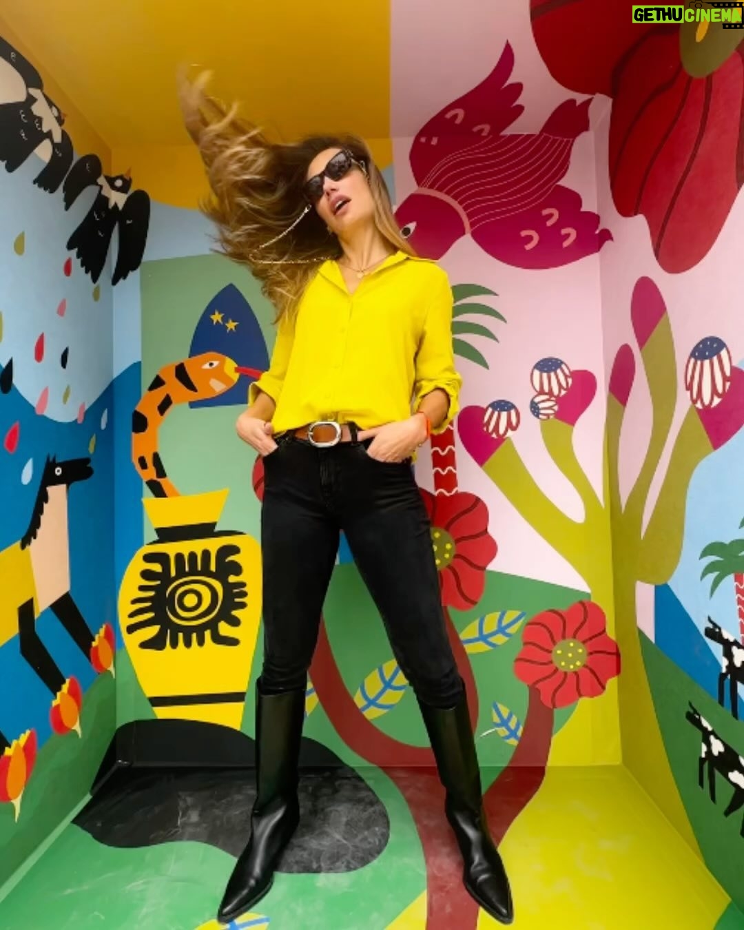 Carolina de Moras Instagram - @patomorenomoda me encanto tu nueva colección de ropa y sobre todo esta camisa de seda de tu nueva línea @zon.cl Eres un seco. ( me contó que se viene ciber-monday)