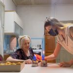 Caroline Dallarosa Instagram - Ontem perdi o aniversário de 99 anos da minha bisa por forças maiores e hoje decidi passar só eu e ela! Que Deus te abençoe para todo o sempre 🧡